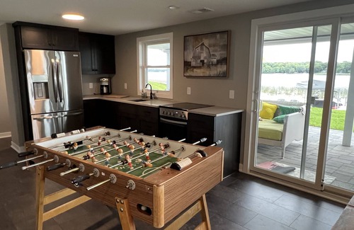 Annandale Cabin | Perfect lake home for a family get away - Only 1 hour from metro