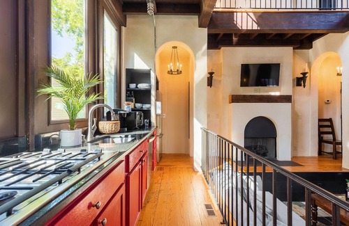 Cannonborough Elliotborough House | Perfect Location in Downtown Charleston