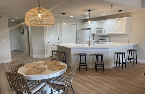 Osage Beach Condo | Perfect Location! Newly Remodeled- 2021 Condo right in the heart of Osage Beach