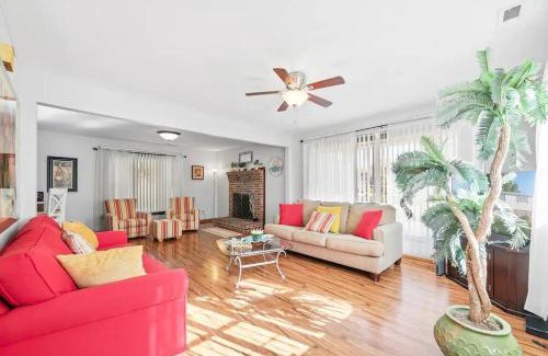 Coffeyville House | Perfect Private Getaway Minutes to Virginia Beach!