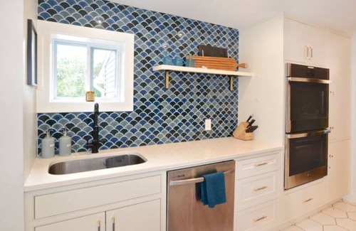 Saugerties House | PERFECT RETREAT Privacy & Relaxing, Hot Tub, WiFi, 2 Fireplaces, Outdoor Kitchen