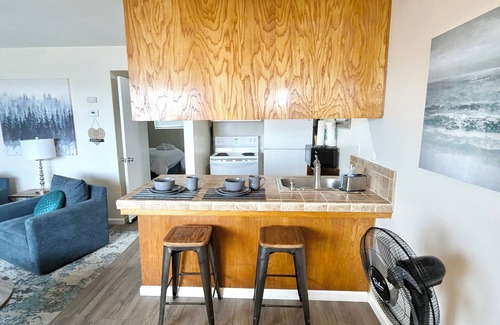 Seaside Apartment | Perfect Seaside Beach Retreat Minutes to Monterey!