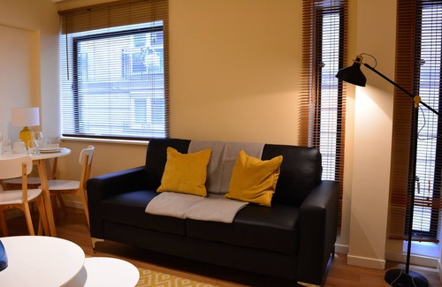 Queenhithe Apartment | Perfectly Located Contemporary 1 Bed Apt #1