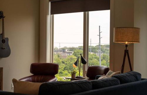 Eighth Avenue House | Perfectly located-Walk to bars- Close to Broadway