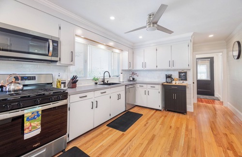 Braintree House | Perfectly renovated 3-bedroom house in Randolph with many amenities