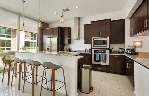 Riverside Apartment | Perfectly set 2-bedroom apartment with Pool!