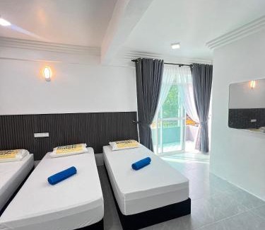 Kampung Pasir Hantu Hotel | Perhentian Village Guest House