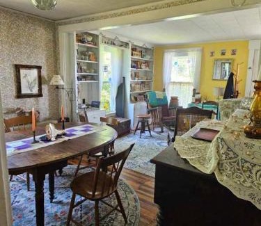 Perry House | Perry Shore Road Cottage