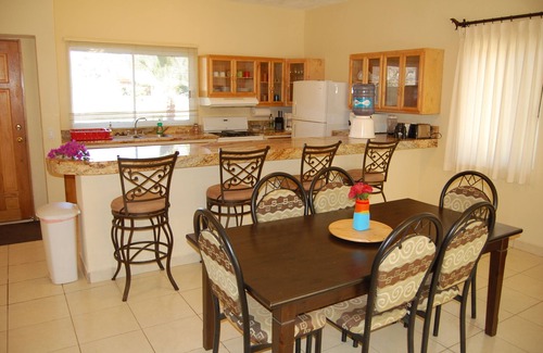 El Pescadero Villa | Pescadero Palace 3BR Guest House w/Pool, Jacuzzi, and in front of Surf!