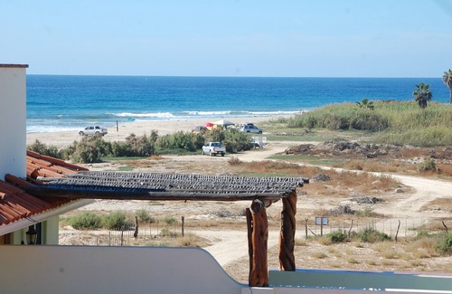 El Pescadero Villa | Pescadero Palace 3BR Guest House w/Pool, Jacuzzi, and in front of Surf!