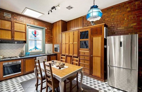 Essendon House | Pet Friendly 5 bedroom historical home with unheated pool.