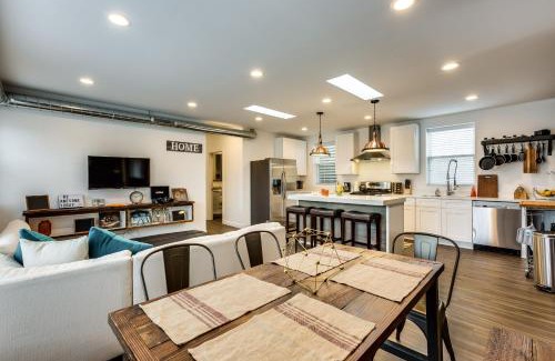 West Town Apartment | PET FRIENDLY and Room for 7! Large Common Areas to Converse and Connect apts