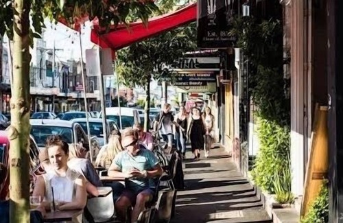 Northcote Apartment | Pet friendly apartment in inner north east