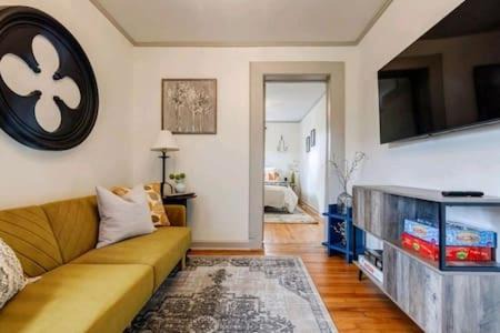 Old Fourth Ward House | Pet Friendly Bungalow Steps to Inman Park