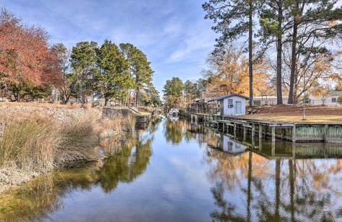 Oriental House | Pet-Friendly Cabin with Dock Fish and Explore!