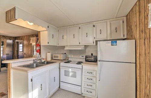Oriental House | Pet-Friendly Cabin with Dock Fish and Explore!