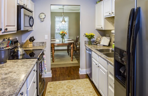 Charleston House | Pet friendly-fenced in yard. Centrally located! Great WiFi!