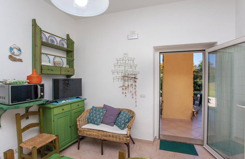 Cala Liberotto House | Pet-Friendly Holiday Home 'Casa Maria' close to the Beach