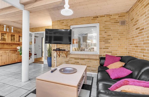 Blavand Strand House | Pet friendly home in Blåvand with WiFi