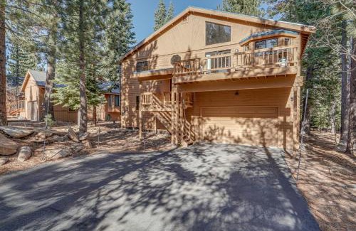 Truckee House | Pet-Friendly Home in Truckee with Balconies and Grill!