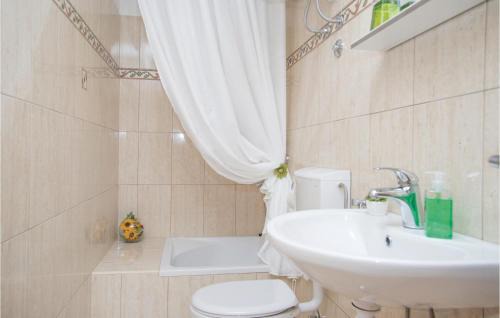 Rastovac House | Pet Friendly Home In Zagvozd With Wifi