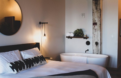 Astoria Hotel | Pet-friendly, Luxe River View King Room at Bowline Hotel