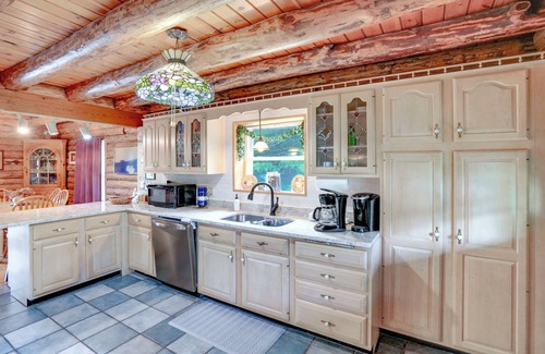 Maplecrest House | Pet-Friendly New York Cabin w/Hot Tub & Game Room