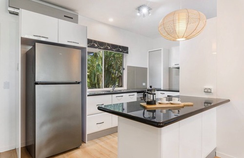 Noosaville Apartment | Pet Friendly Oasis By The River, Noosaville