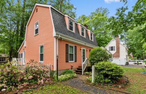 Ocean Pines House | Pet-Friendly Ocean Pines Cottage Family-Friendly Retreat with Amenities