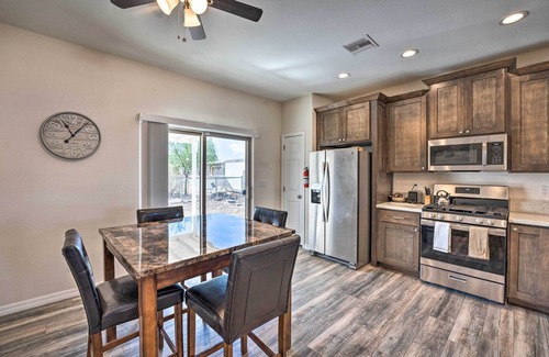 Holiday Shores Cottage | Pet-friendly Retreat - 1 Block to Colorado River!
