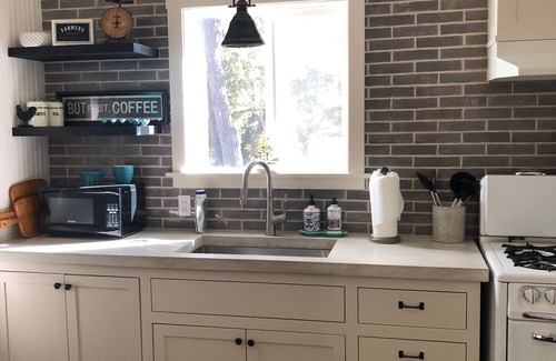 Petaluma Cottage | Petaluma Cottage in wine country