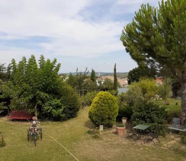 Cazouls-les-Beziers Bed & Breakfast | Petit Paradis chez Pascale et Bernard