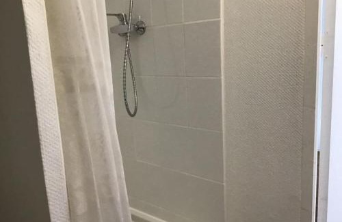 Saint-Armel House | Petite dépendance comme la cabine d’un bateau.