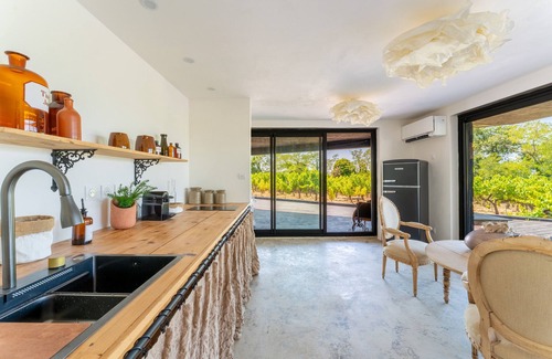 Villedieu Apartment | Petite house "Provence" with private terrace, Wi-Fi, and air conditioning