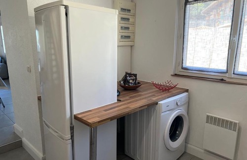 Piolenc Ski Chalet | Petite maison en bordure de N7