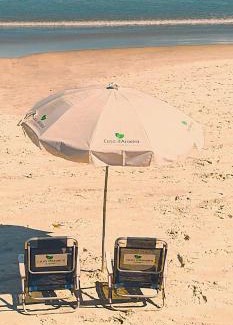 Juquehy House | Petite Suite Juquehy - A 2 quadras do Mar - Pequena mas completa - 13 metros quadrados - Ar cond - Frigobar - Microondas - TV Smart - Serviço de Praia - Roupa cama e banho luxo - Wi Fi - Janelas e portas acústicas - Tudo Novo e cheiroso!