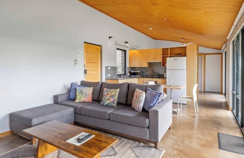 Yallingup Cabin | Petra Olive 2 - One Bedroom Apartment, Sleeps 2
