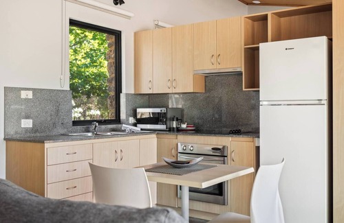 Yallingup Cabin | Petra Olive 2 - One Bedroom Apartment, Sleeps 2