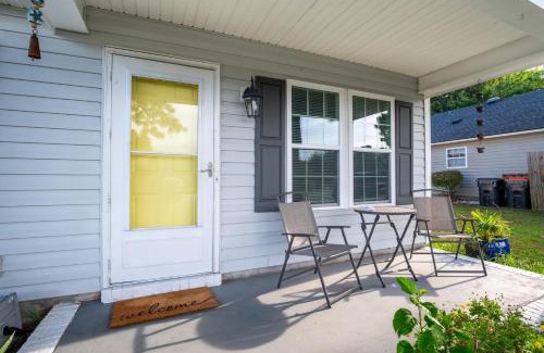 Silver Lake House | Pets Allowed 20 minutes from the beach