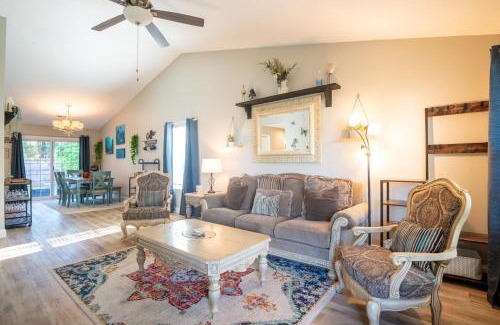 Silver Lake House | Pets Allowed 20 minutes from the beach