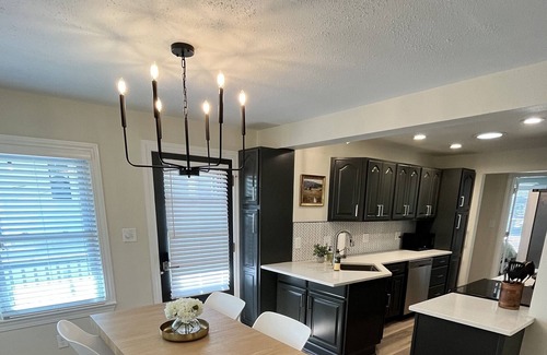 Colgate House | Pewaukee Lake Access Home with Private Pier/Kayaks