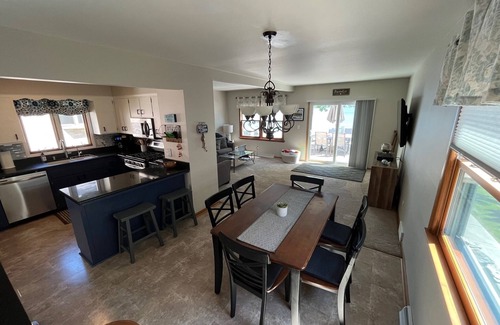 Pewaukee House | Pewaukee Lake House Rental: 4 Bedrooms, 2.5 Baths, Pier, Pontoon,Family Friendly
