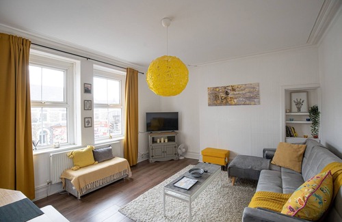 Grangetown Apartment | Phénix Central - Huge 3 Bed Apt.
