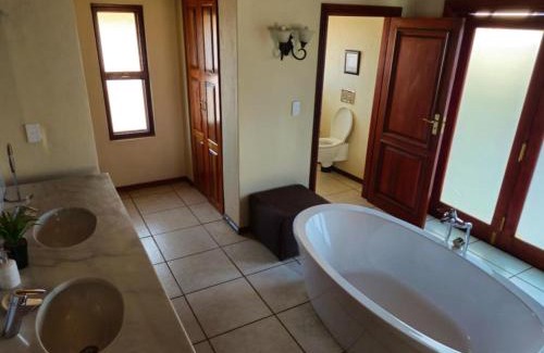 Thabazimbi Cabin | PHAKELA PRIVATE LODGE