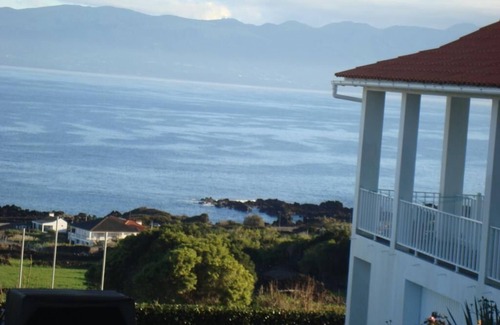 Cais do Pico Apartment | Pico Hollidays Rentals/Apt. CASA do CANTO - PICO mountain and sea views