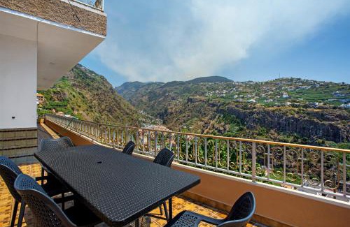 Tabua House | Pico The Best View