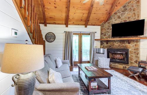 Foxfire Estates House | Picturesque Mountain Cabin with Hot Tub and Fire Pit!