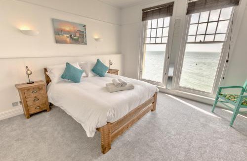 Totland Bay Apartment | Pier View Apartment
