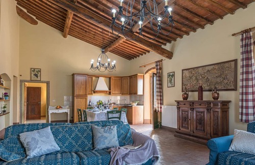 Pieve a Presciano Villa | PIEVE-LOGGIATO - LOGGIATO