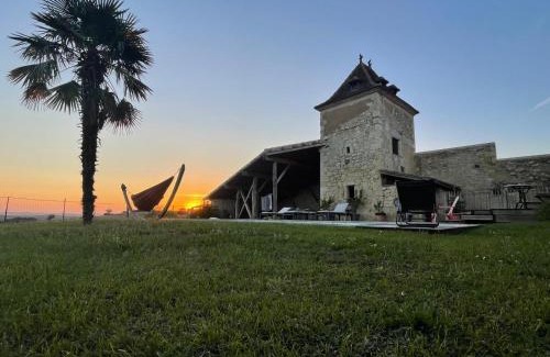 Castelnau-dArbieu Bed & Breakfast | PIGEONNIER DE SABAILLAN